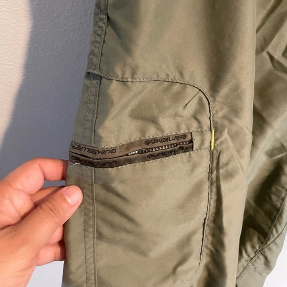 Quicksilver Green Tech Cargo Shorts Size 32 - Picture 4 of 4